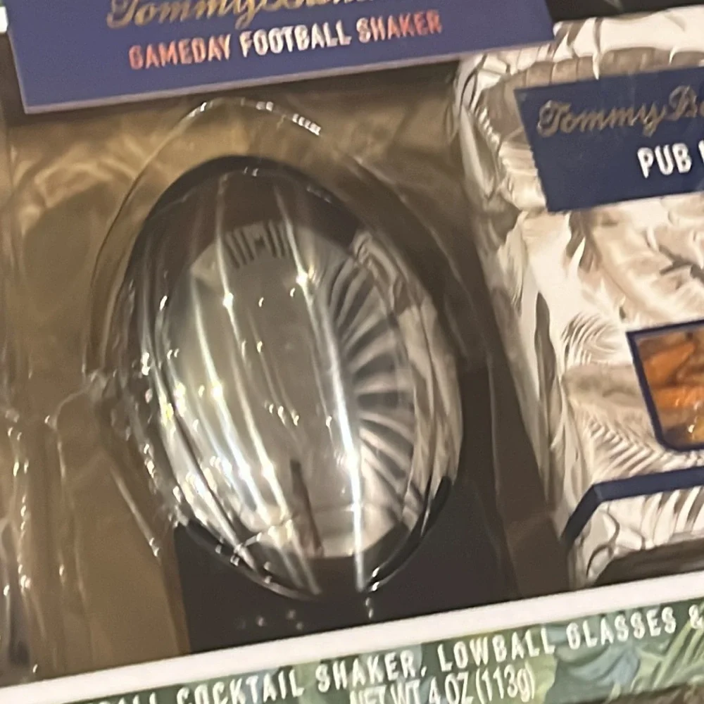 Tommy Bahama brand new